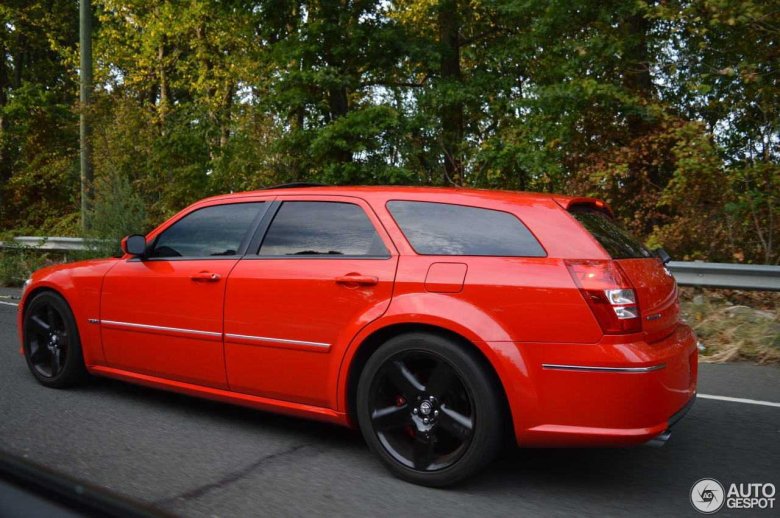 Додж магнум srt8