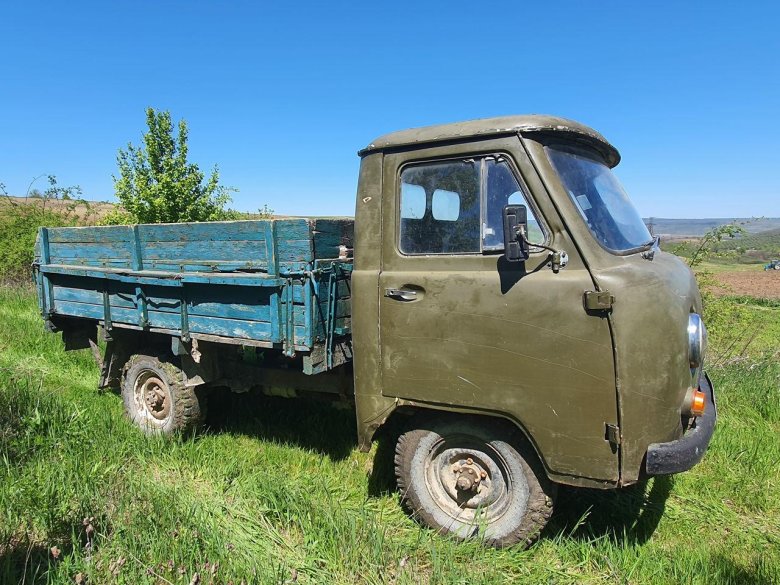 Бортовой уаз