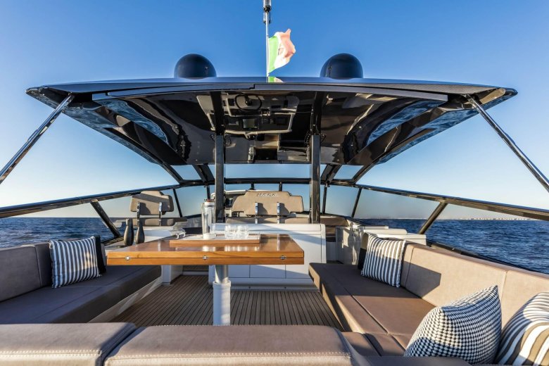 Роскошная яхта