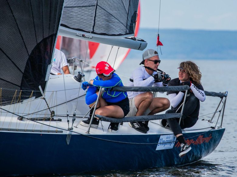 Соревнование по парусному спорту