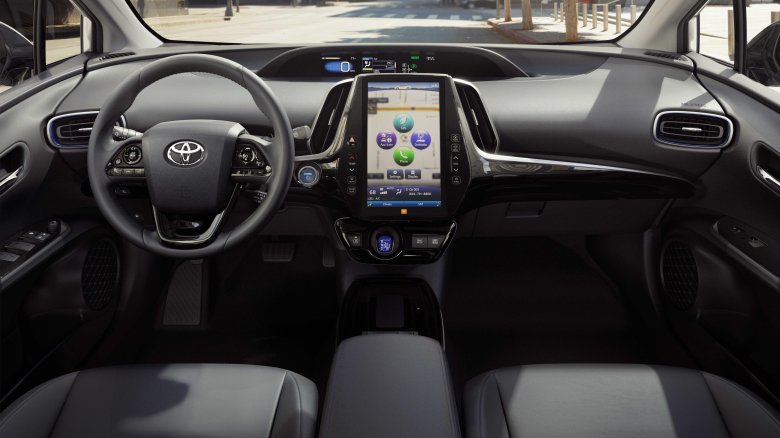 Тойота приус 2019 салон
