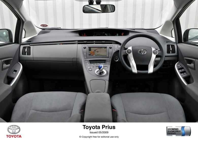 Toyota prius 2012 салон