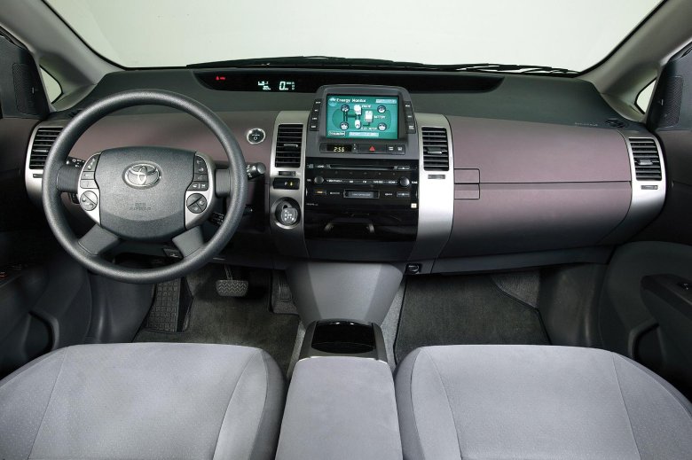 Тойота приус 2008 салон