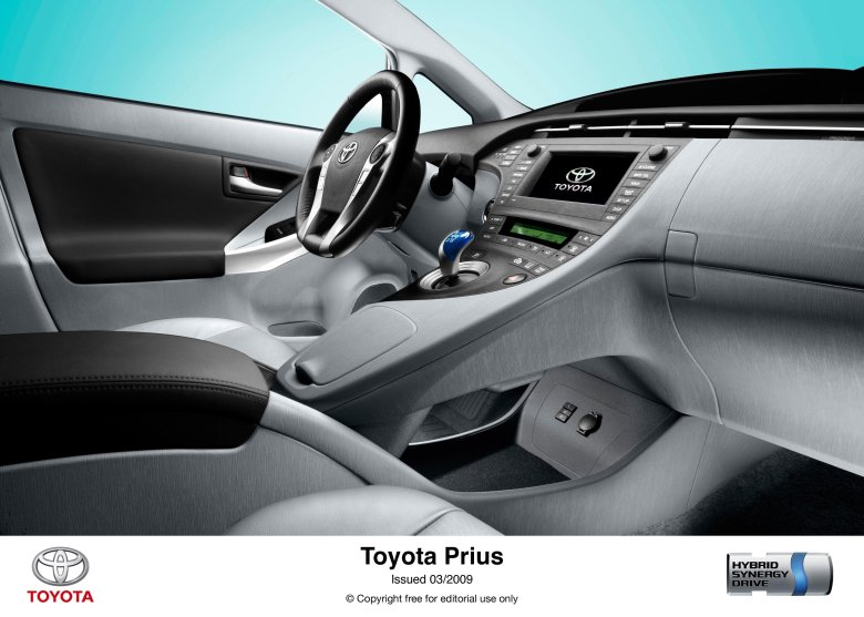 Тойота приус 2011 салон
