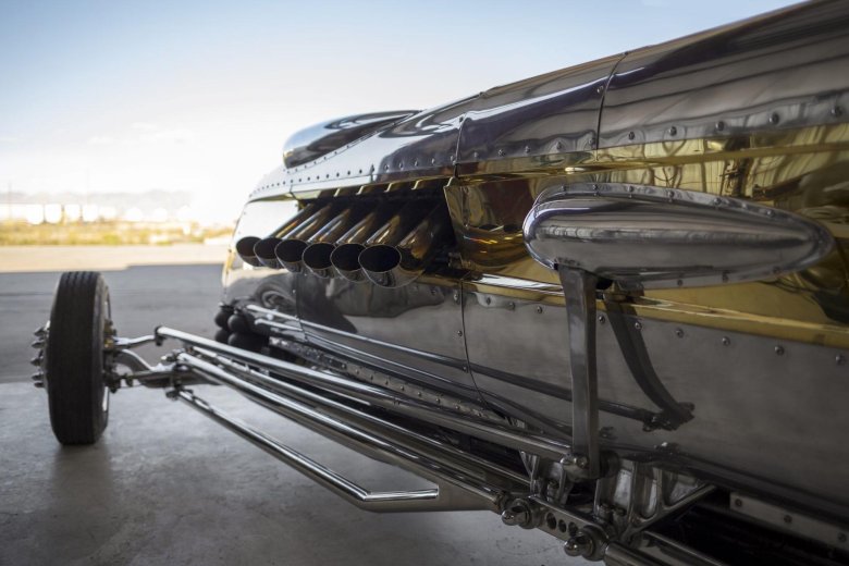 Автомобиль стримлайнер