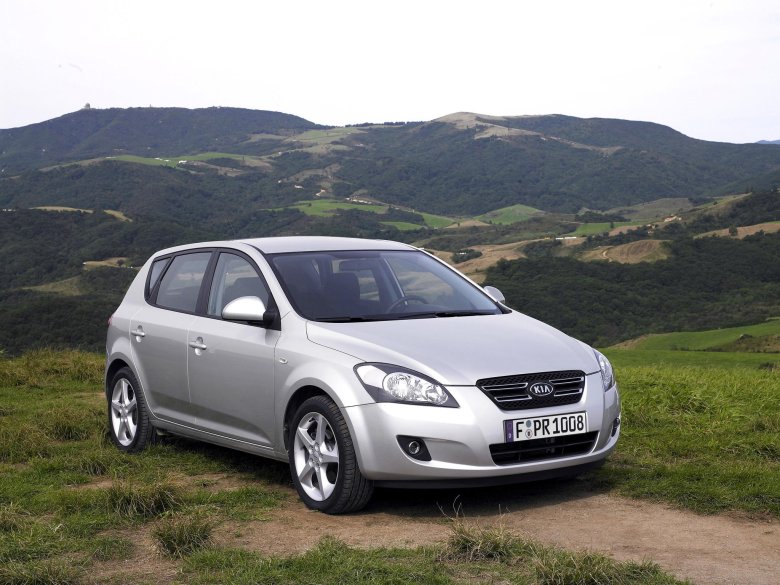 Kia ceed 2010 хэтчбек