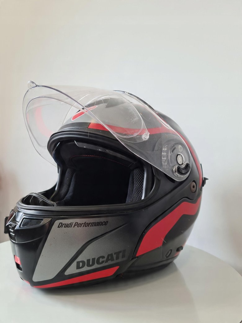 Шлем дукати карбон