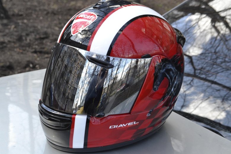 Аэрография на мотошлем