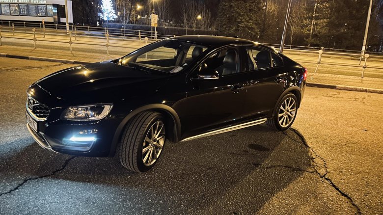 Вольво с 60 кросс кантри