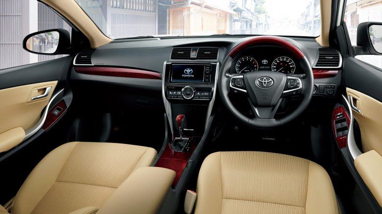 Toyota allion 2016 салон