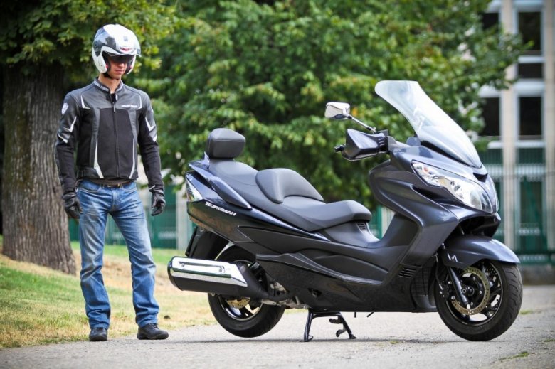 Сузуки бургман 400