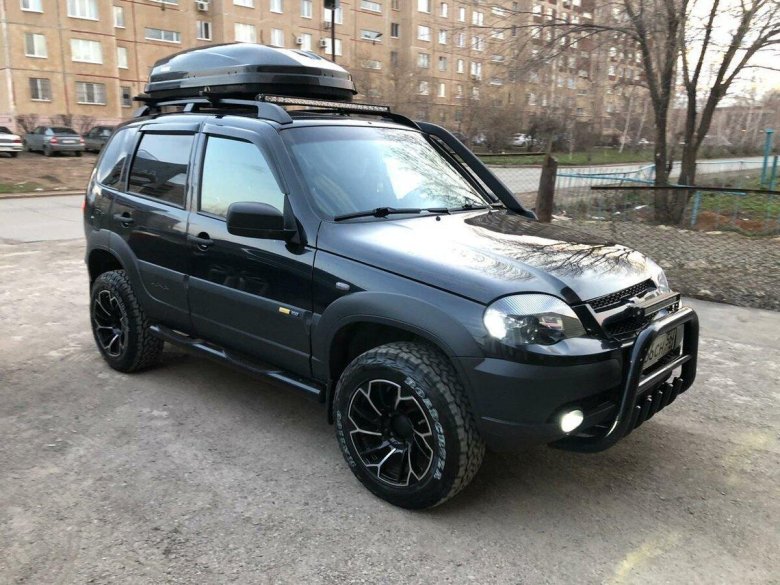 Черная нива шевроле
