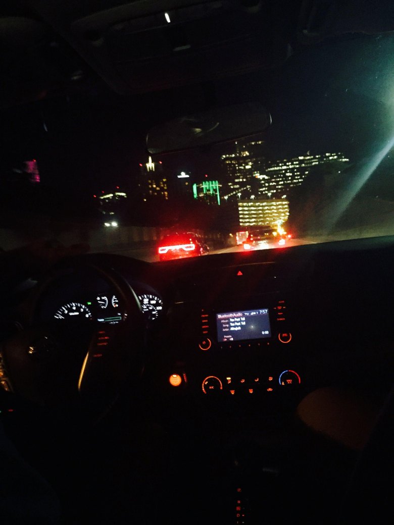 Из салона авто ночь