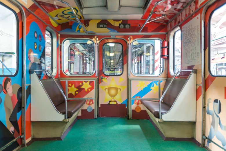 Брендирование вагонов метро