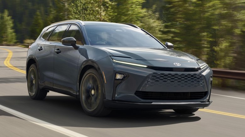 Toyota crown signia 2025