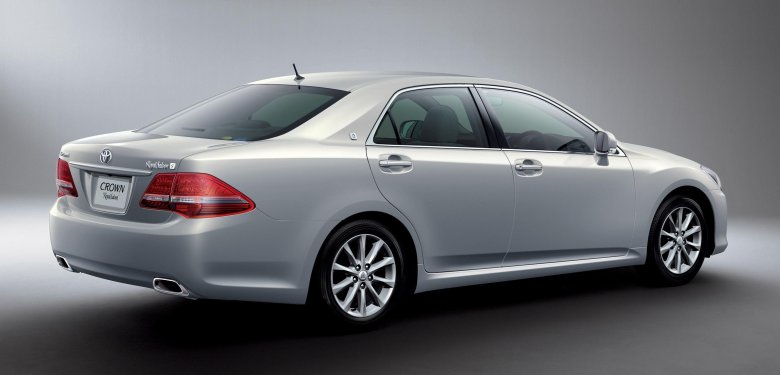 Тойота премиум седан