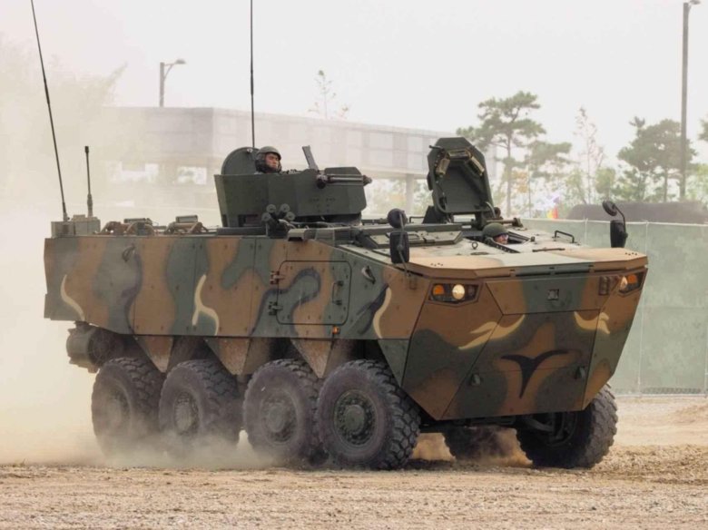 Бтр hyundai rotem k808