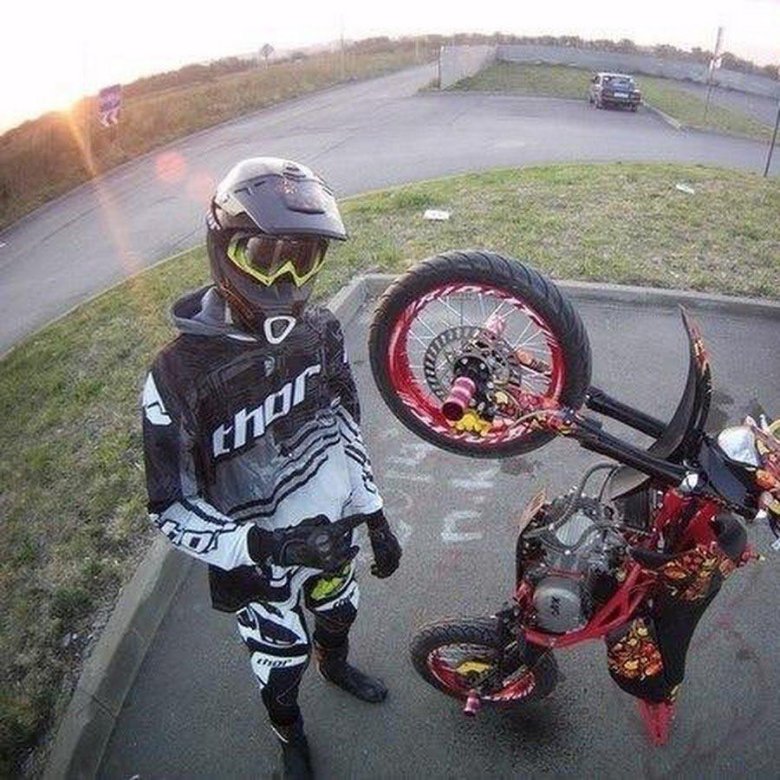 Супермото мотард стант