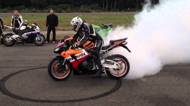 Бернаут на мото