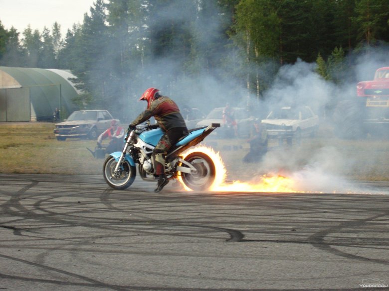 Дрифт на мотоцикле