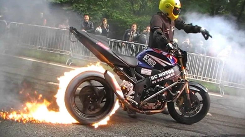 Бернаут на мотоцикле