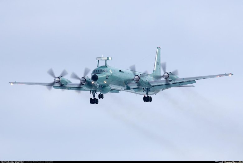 Противолодочный самолет ил-38