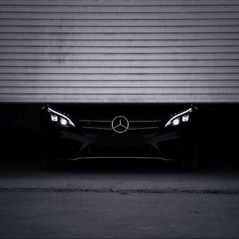 Мерседес бенц с 63 амг черный