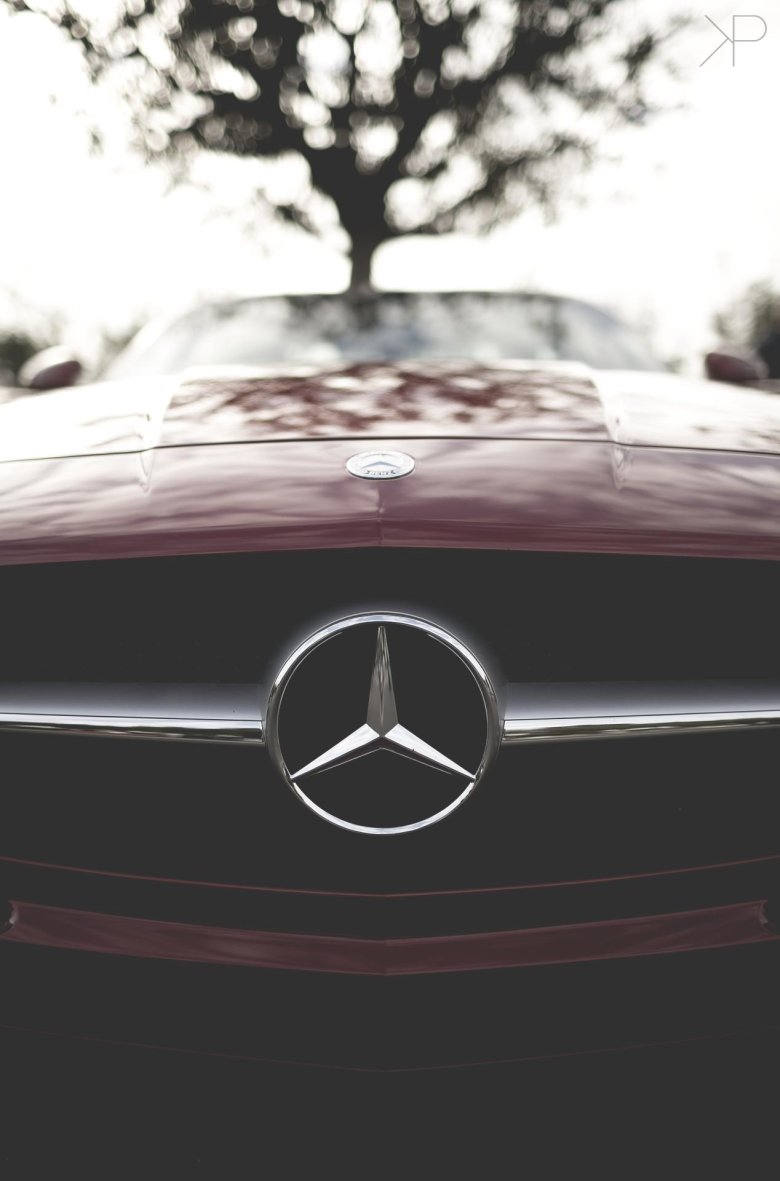 Mercedes benz logo