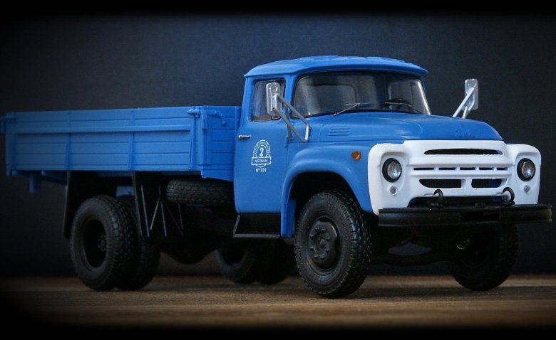 Грузовик зил 130