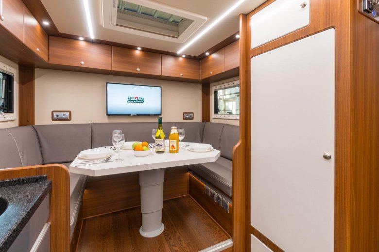 Автодом внутри