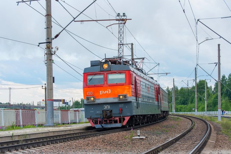 Поезд локомотив