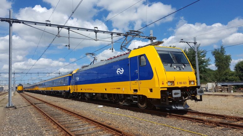 Электрический поезд