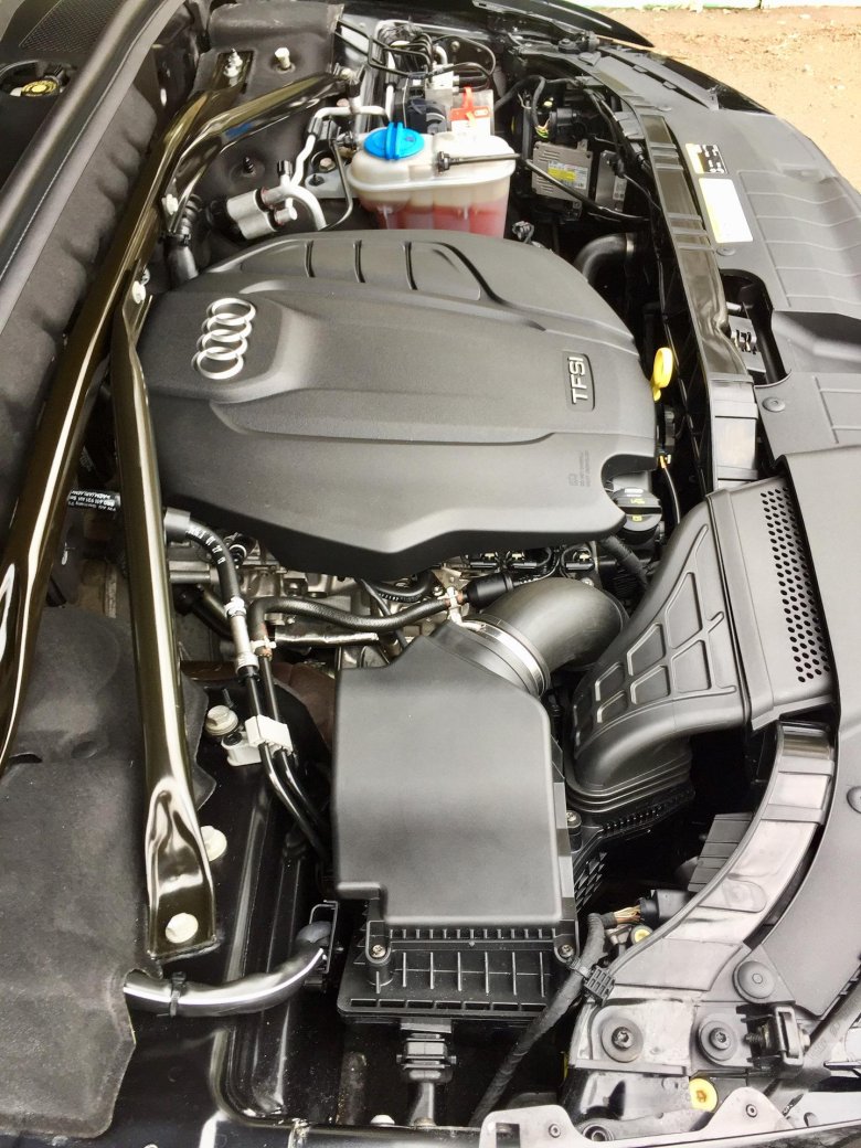Audi q5 моторный отсек
