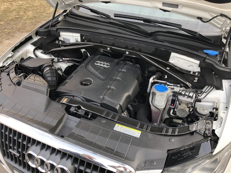 Audi q5 подкапотное пространство