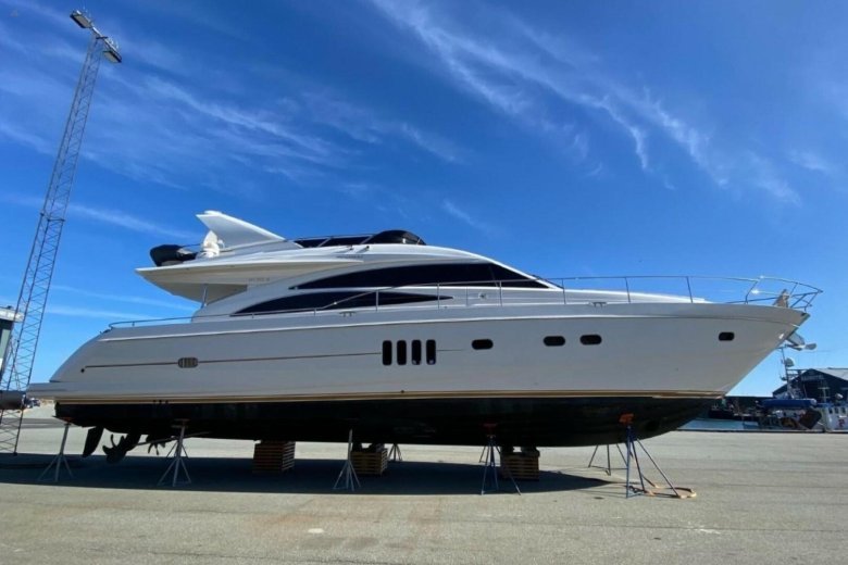 Яхта принцесса 21м