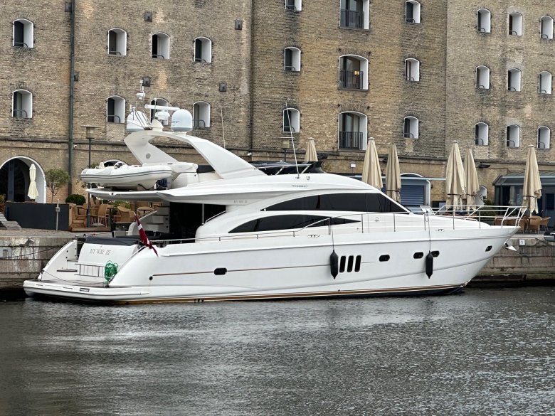 Моторная яхта ferretti 780