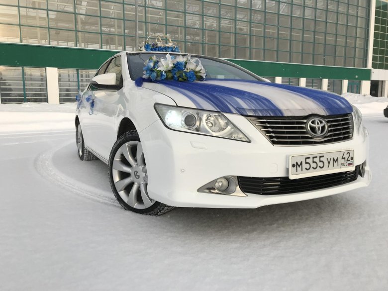 Свадебная тойота камри белая