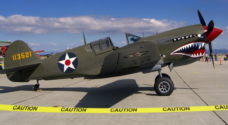 Curtiss p-40 warhawk
