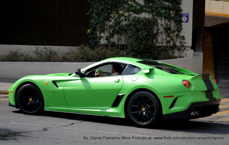 Феррари зеленая матовая