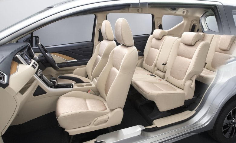 Mitsubishi xpander 2022 салон