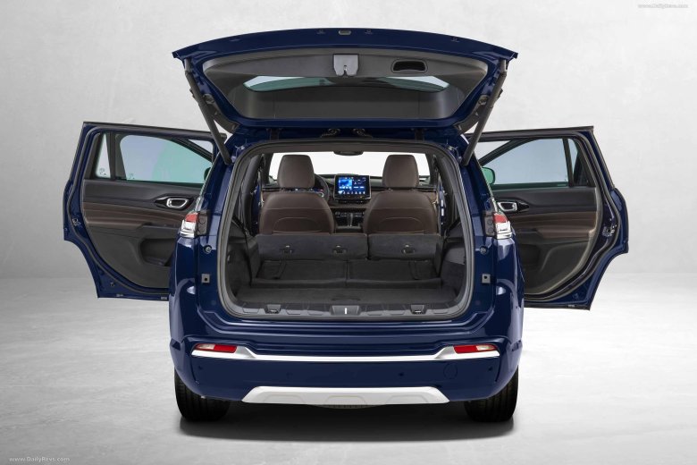 Семиместные внедорожники