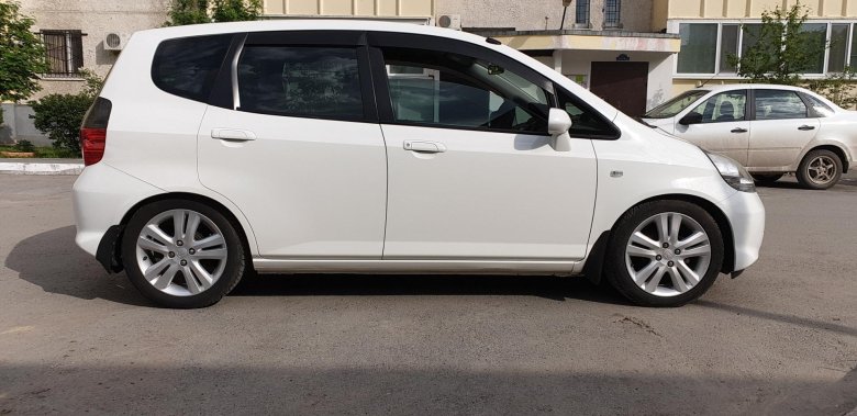 Honda fit 2003