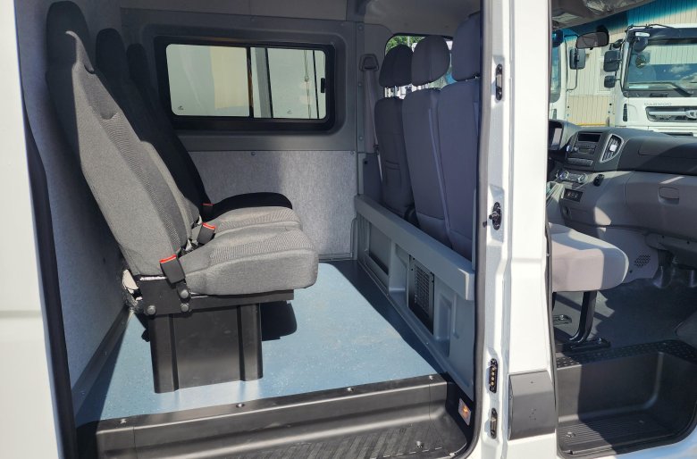 Грузопассажирский фургон