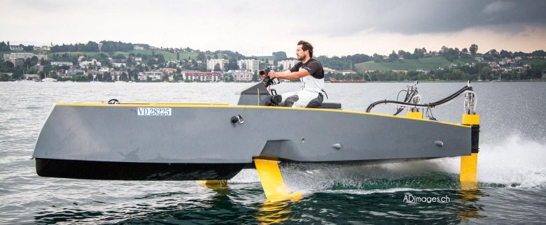 Лодка на подводных крыльях