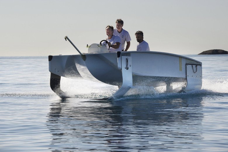 Лодка на подводных крыльях