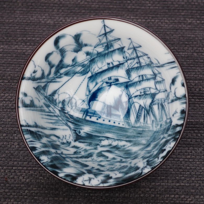 Коллекционная декоративная тарелка