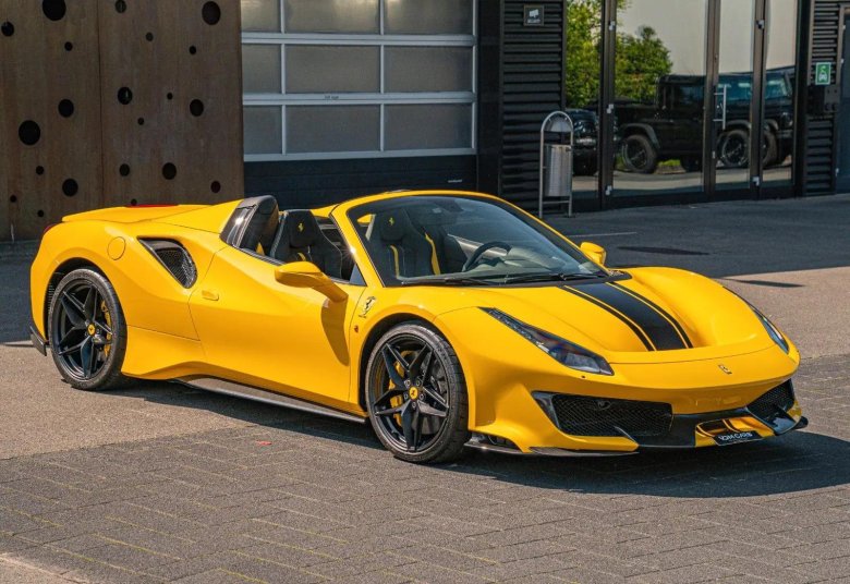 Феррари 488 спайдер