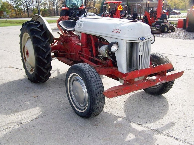 Трактор ford 8n