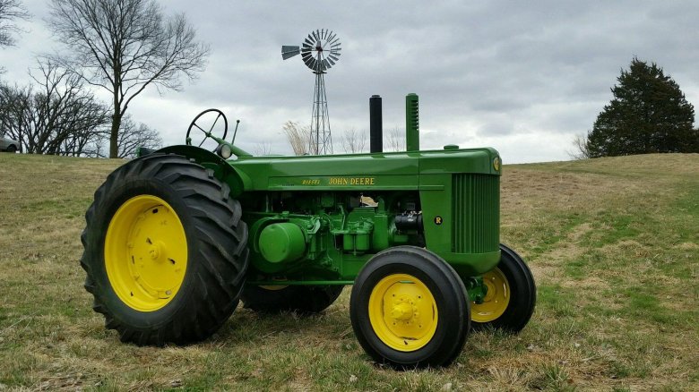 Американский трактор джон дир