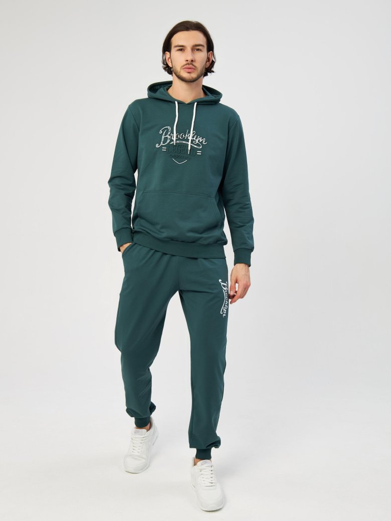 Мужские спортивные костюмы